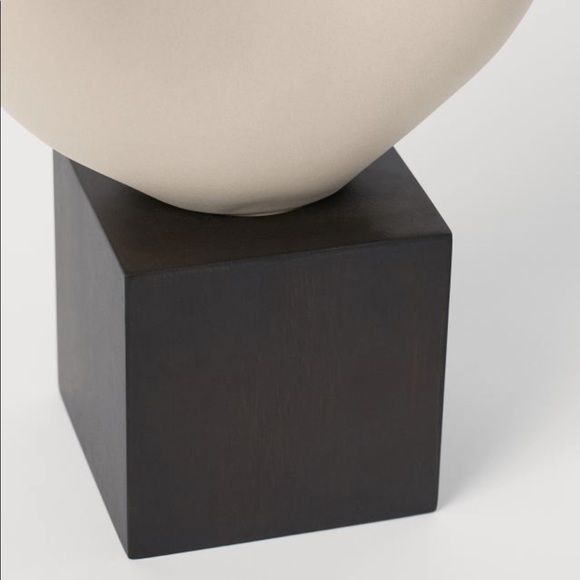 BLOGGER FAVORITE 🔥 H&M Large Stoneware Sculpture - Picture 4 of 5